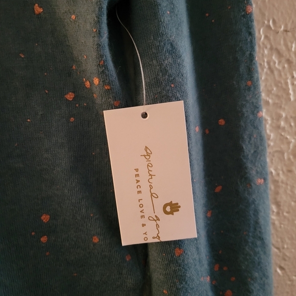 Spiritual Gangster Savasana Crew Neck Size Small NWT - Picture 5 of 6